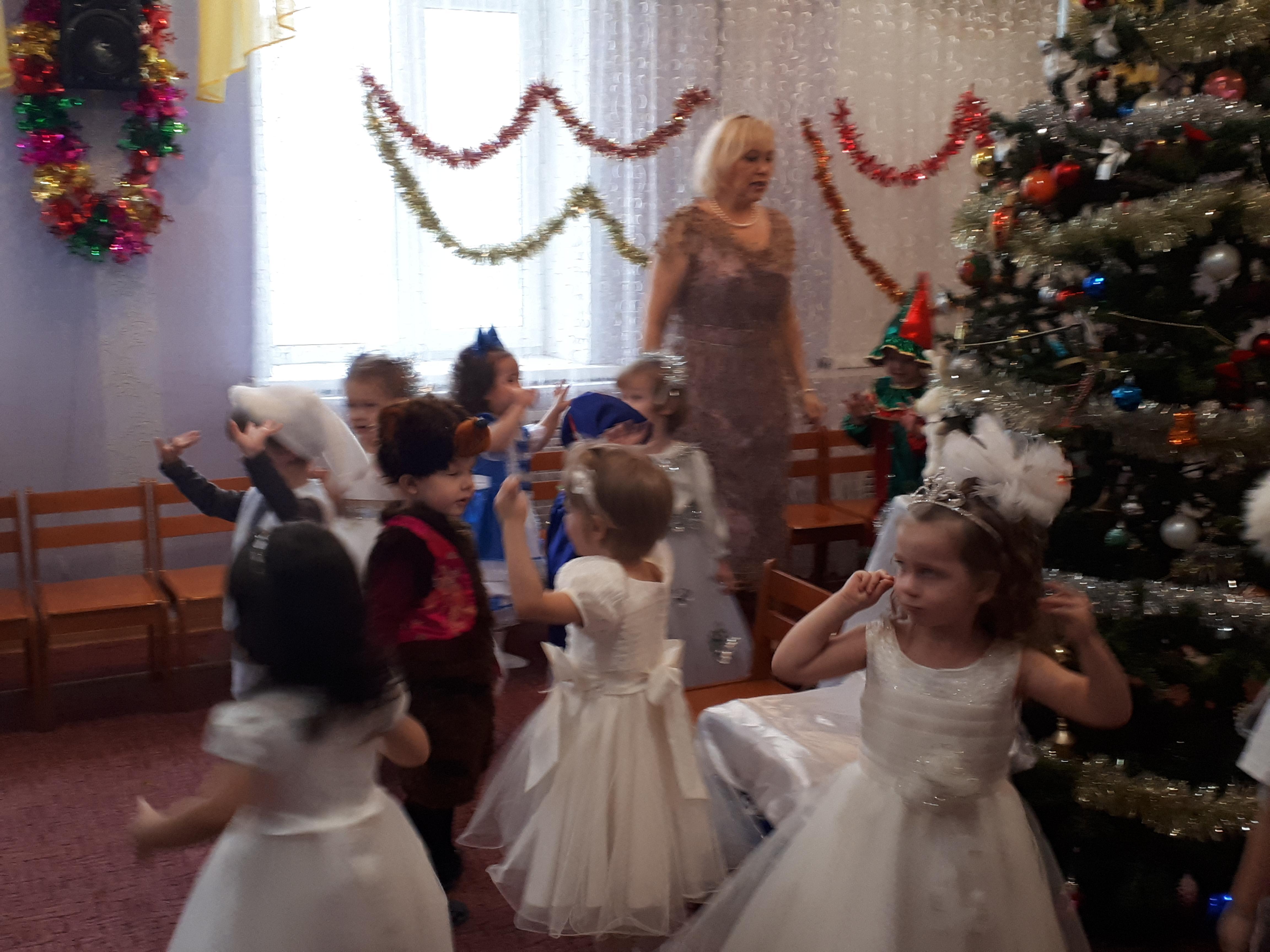 новый год во 2 младшей